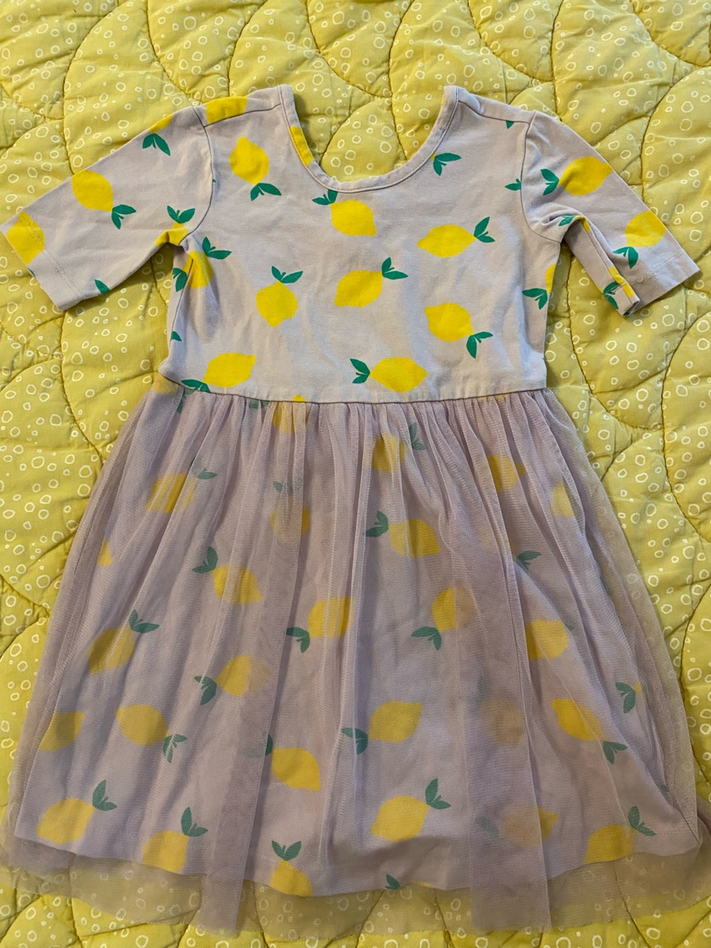 Hanna Andersson Girls Lemon Print Dress in Yellow & Light Purple, size 4